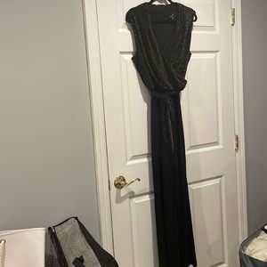 Ronni Nicole good and black evening jumpsuit